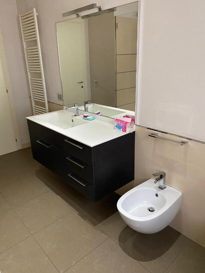 Lovely Apartment In The New Porta Nuova Area Milano Ngoại thất bức ảnh